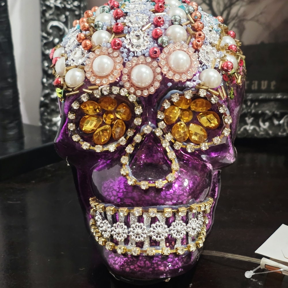 Halloween Light Up beaded glass skull